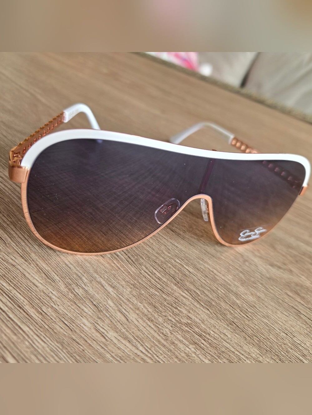 Jessica Simpson White & Rose Gold Shield Sunglasses – NWT✨ - Picture 2 of 5